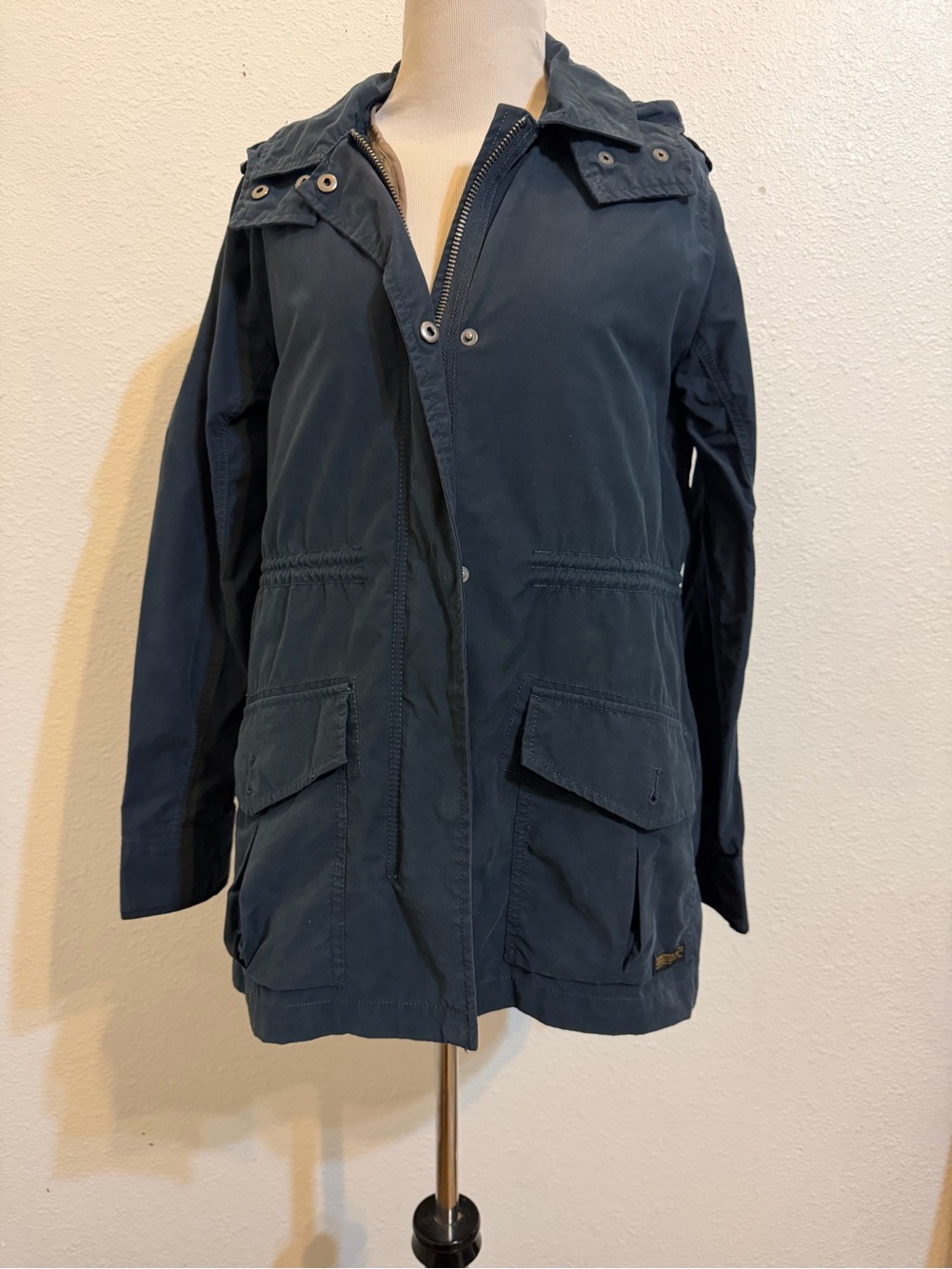 Abercrombie & Fitch Navy Hooded Water & Wind Resistant long outdoor jacket Md